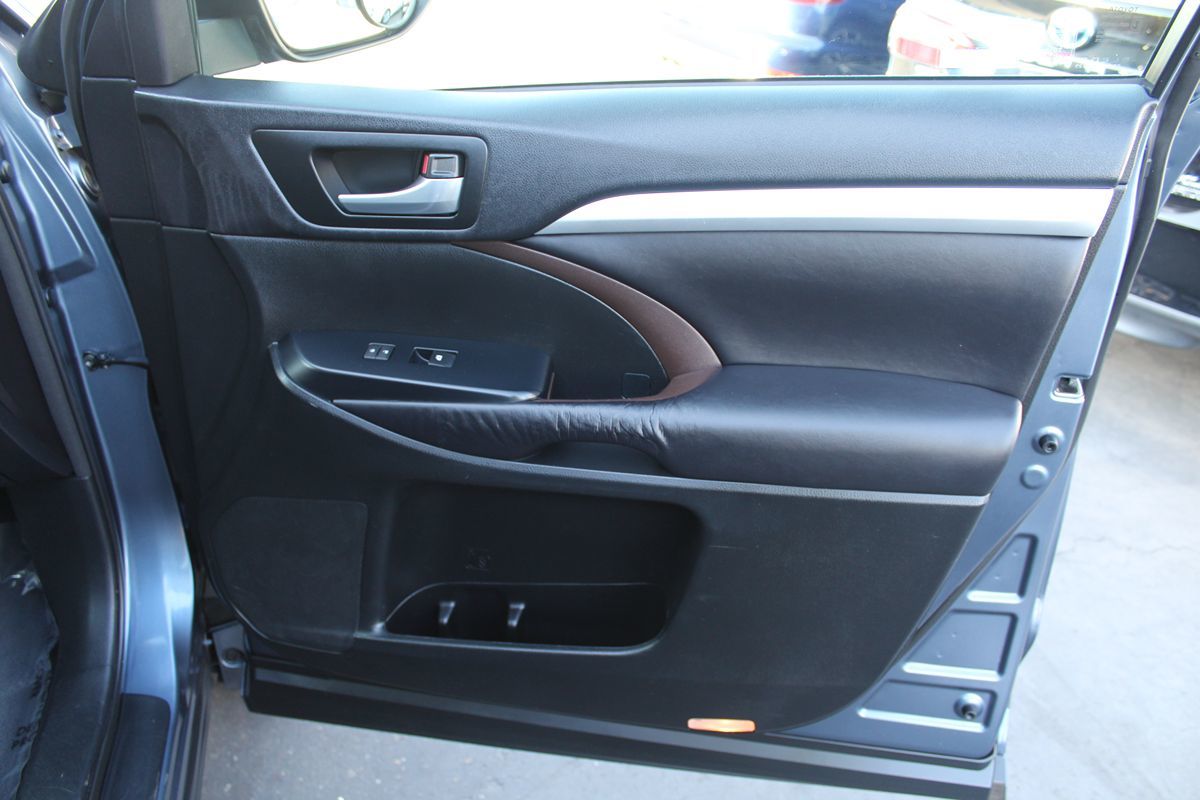 2015 Toyota Highlander XLE photo 19