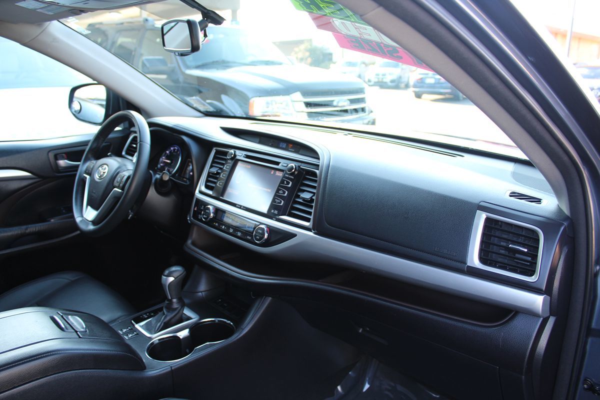 2015 Toyota Highlander XLE photo 20