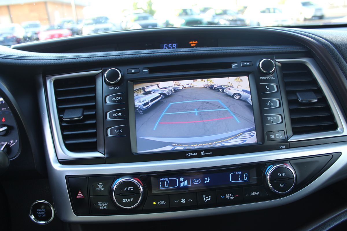 2015 Toyota Highlander XLE photo 29