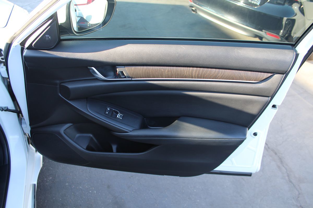 2018 Honda Accord EX-L 1.5T photo 19