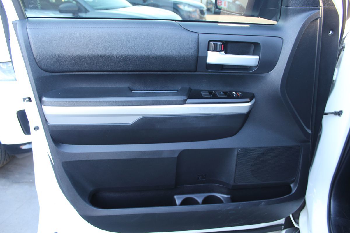 2015 Toyota Tundra SR5 Grade photo 17