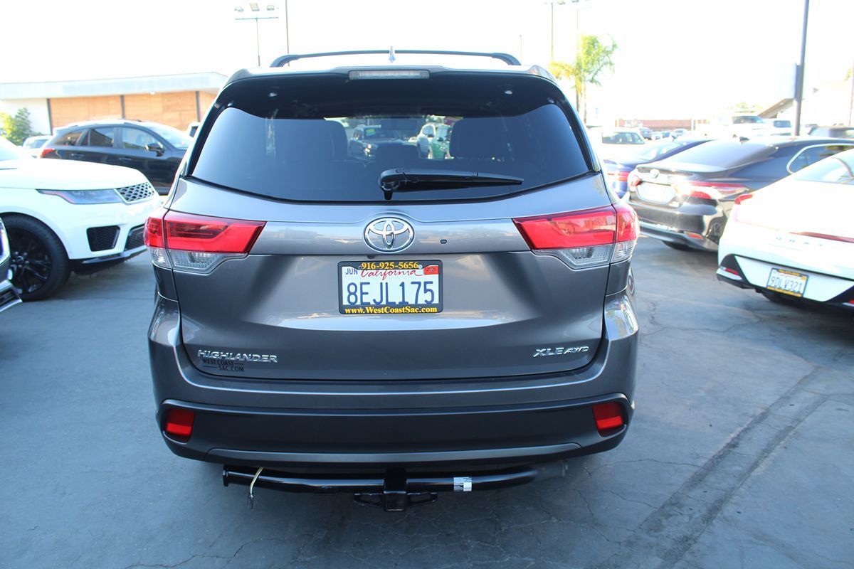 2018 Toyota Highlander XLE photo 6