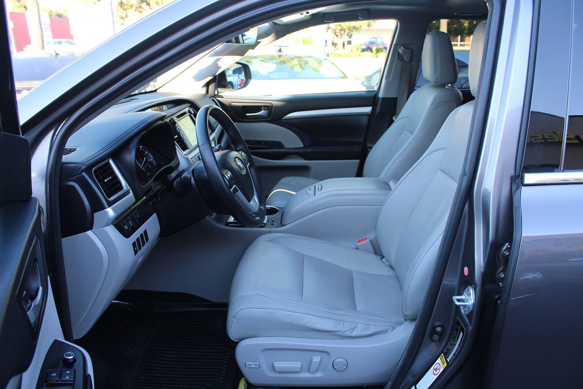 2018 Toyota Highlander XLE photo 19