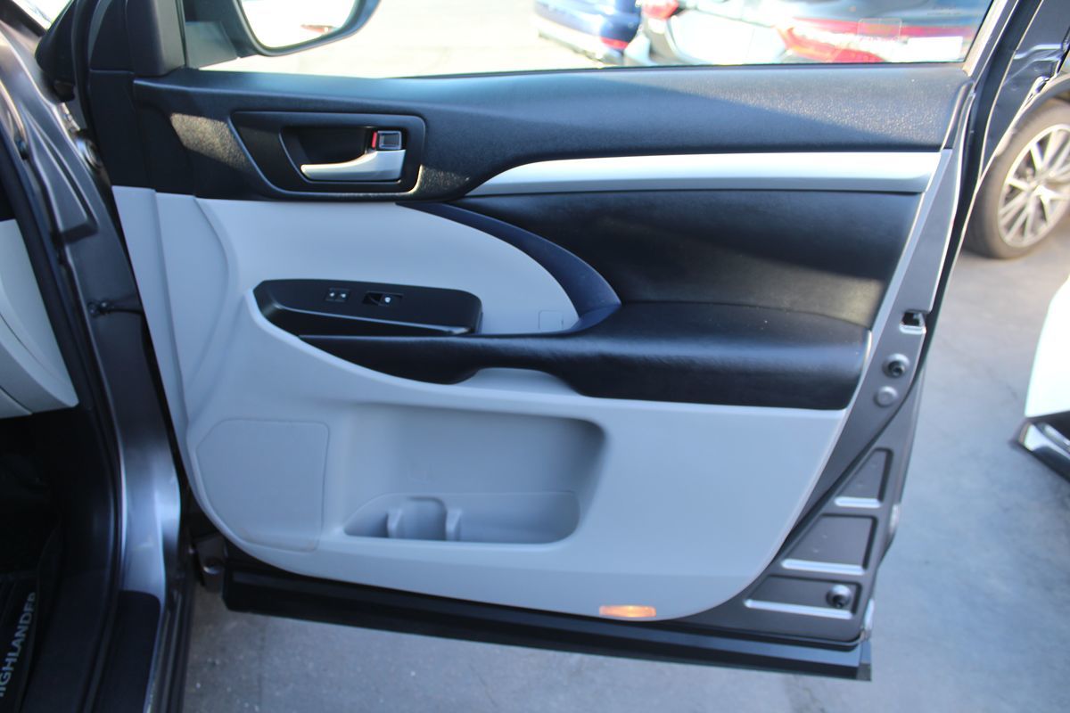 2018 Toyota Highlander XLE photo 20