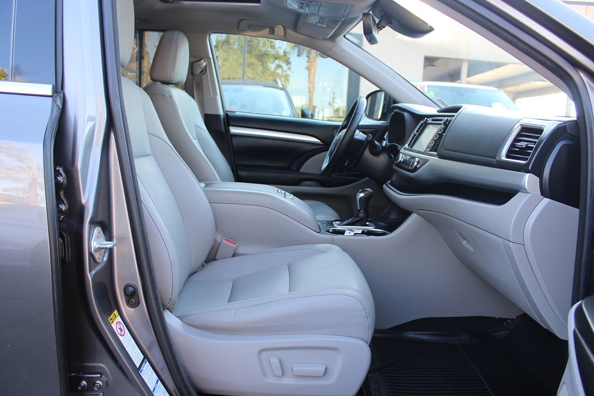2018 Toyota Highlander XLE photo 22