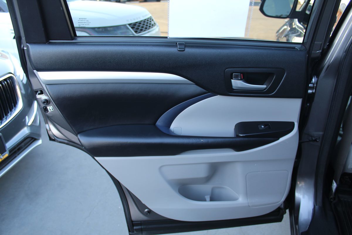 2018 Toyota Highlander XLE photo 23
