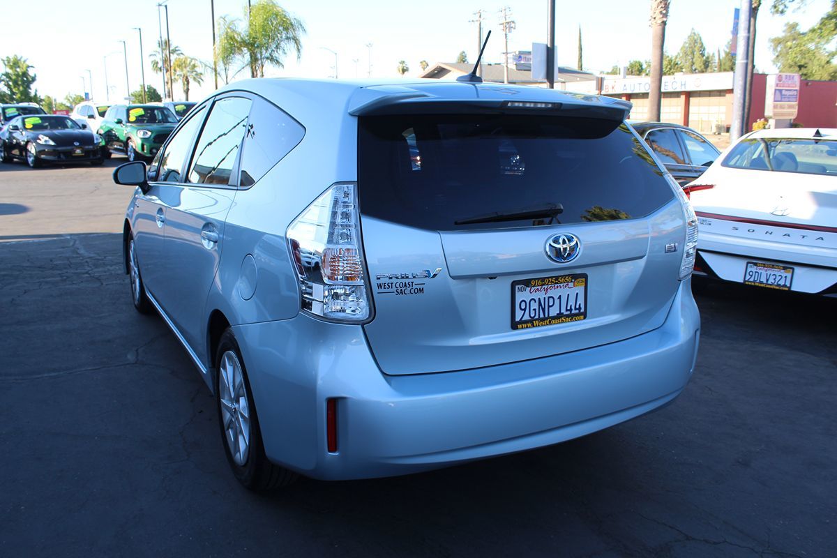 2012 Toyota Prius V Three photo 5