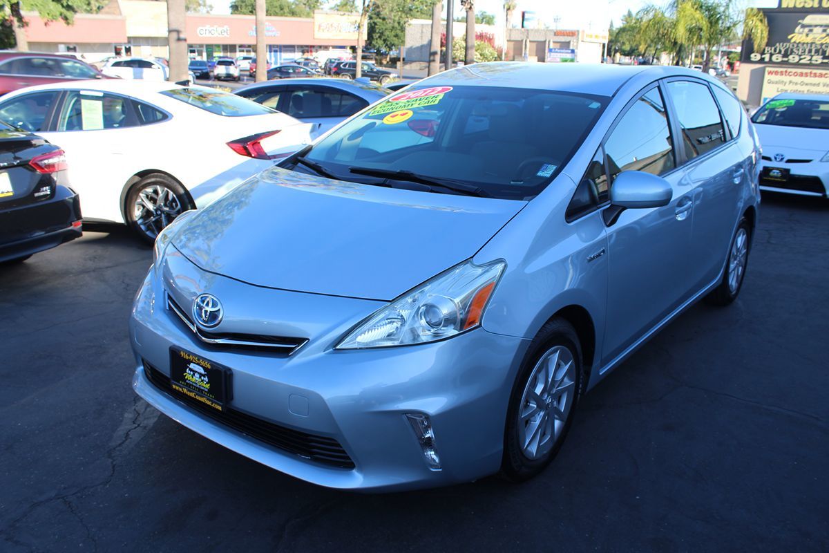 2012 Toyota Prius V Three photo 4
