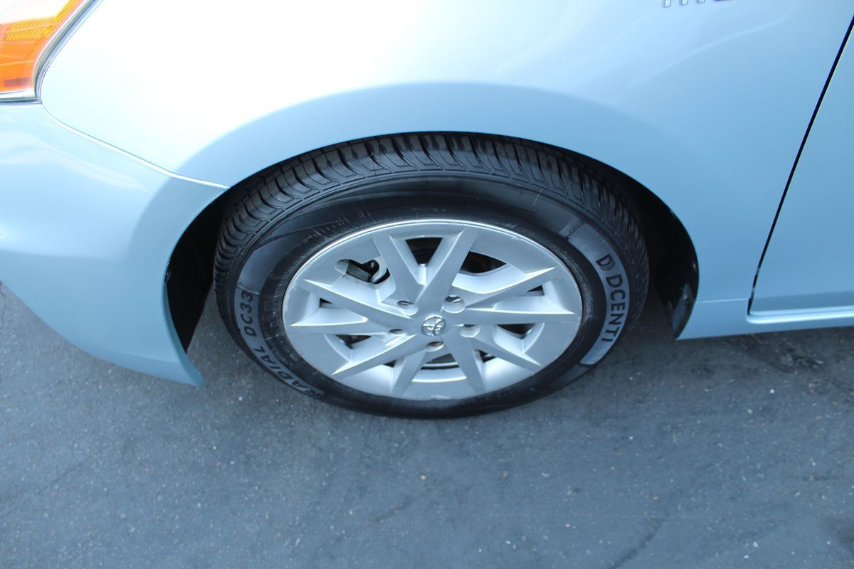 2012 Toyota Prius V Three photo 11