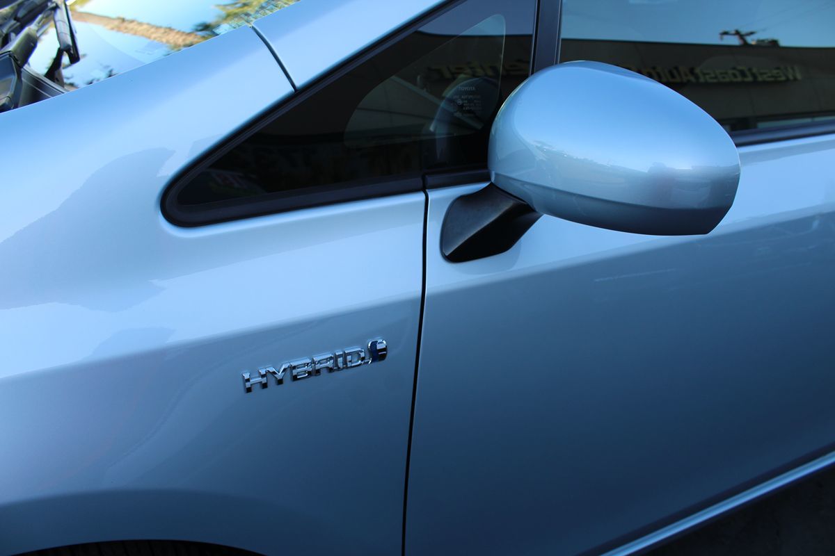 2012 Toyota Prius V Three photo 12