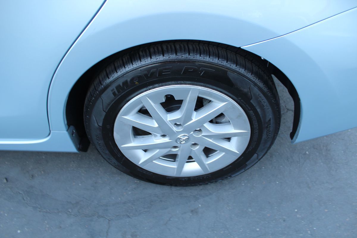 2012 Toyota Prius V Three photo 13