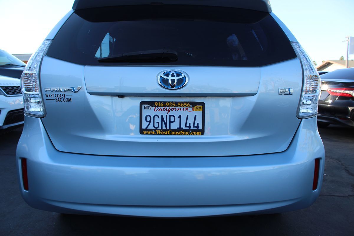 2012 Toyota Prius V Three photo 14