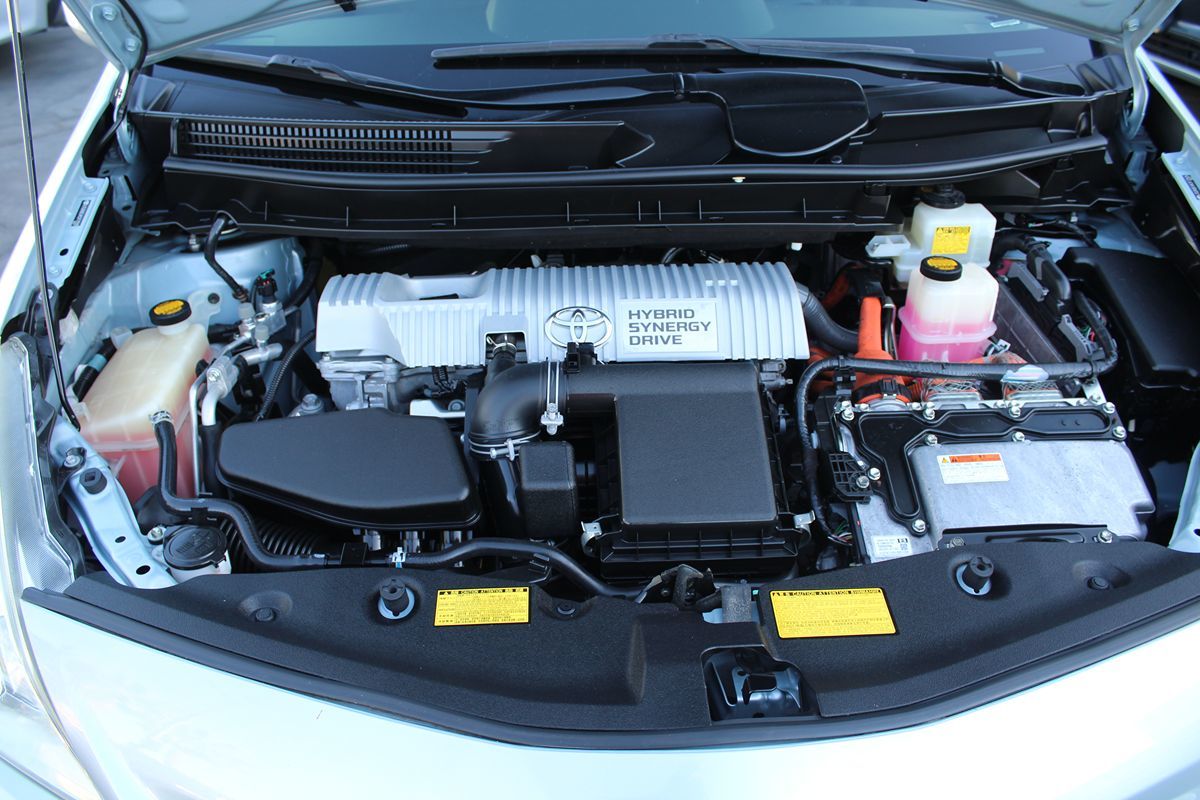 2012 Toyota Prius V Three photo 29