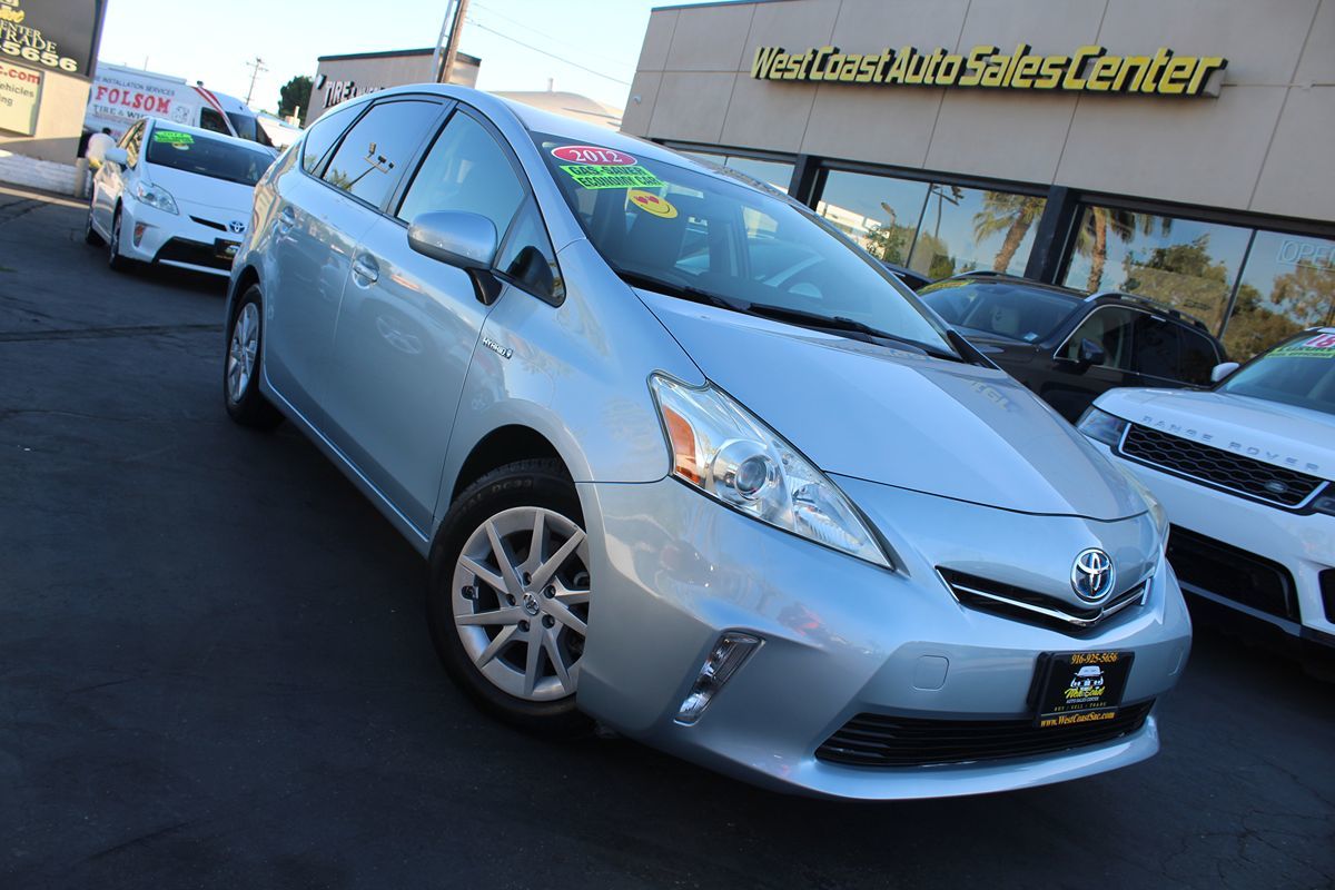 2012 Toyota Prius V Three photo 31