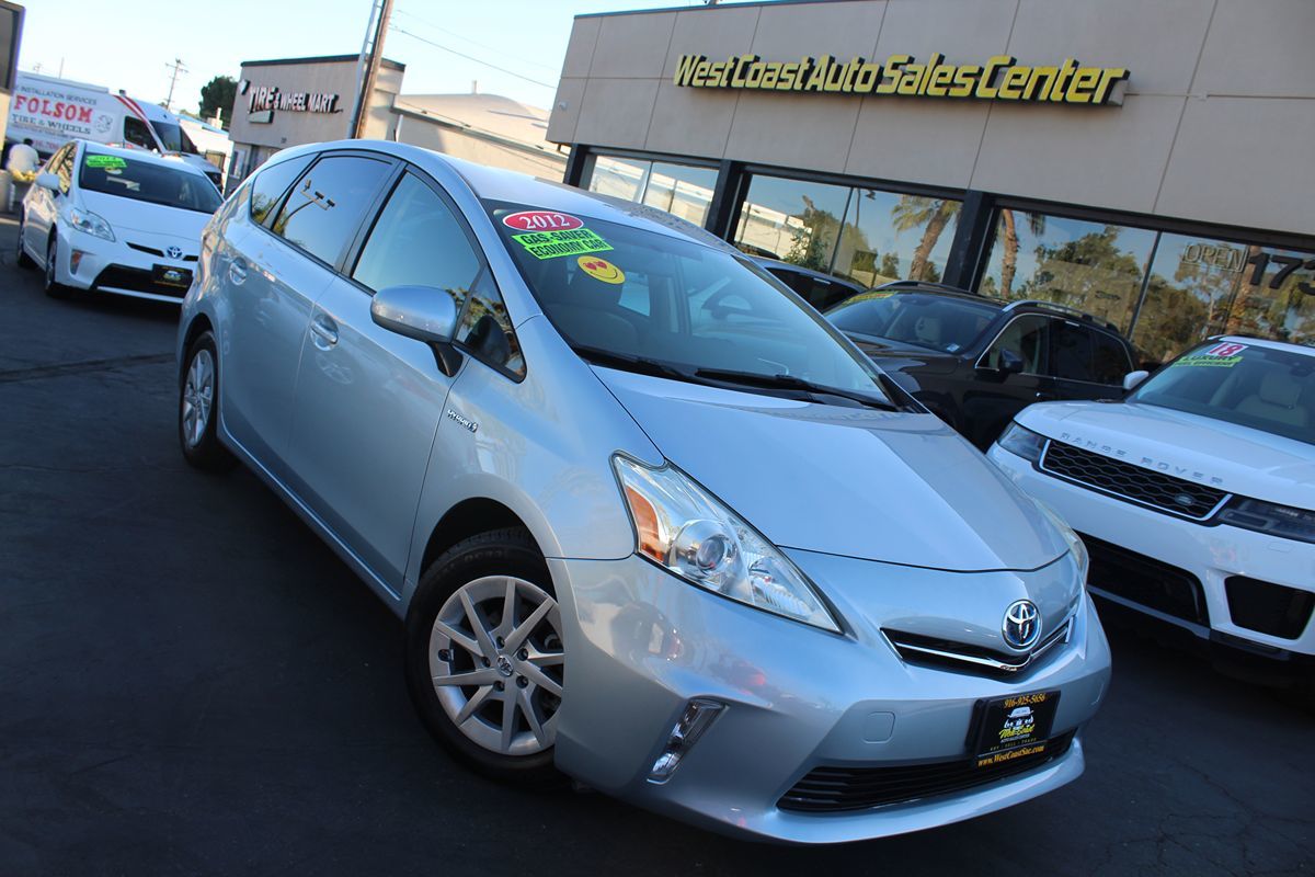 2012 Toyota Prius V Three photo 32