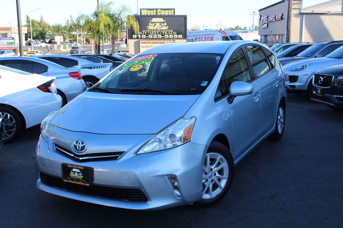 2012 Toyota Prius V Three photo 34