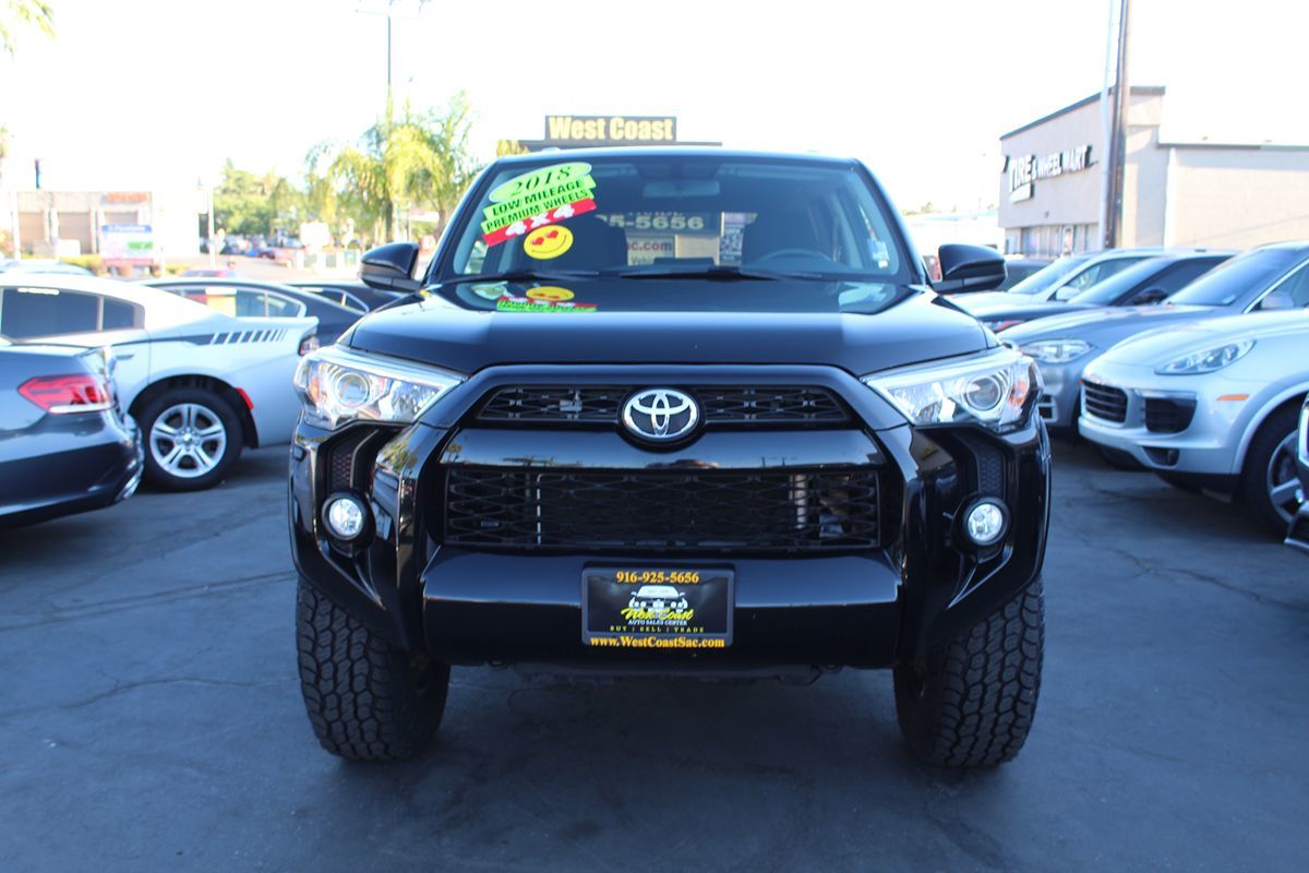 2018 Toyota 4Runner SR5 photo 3