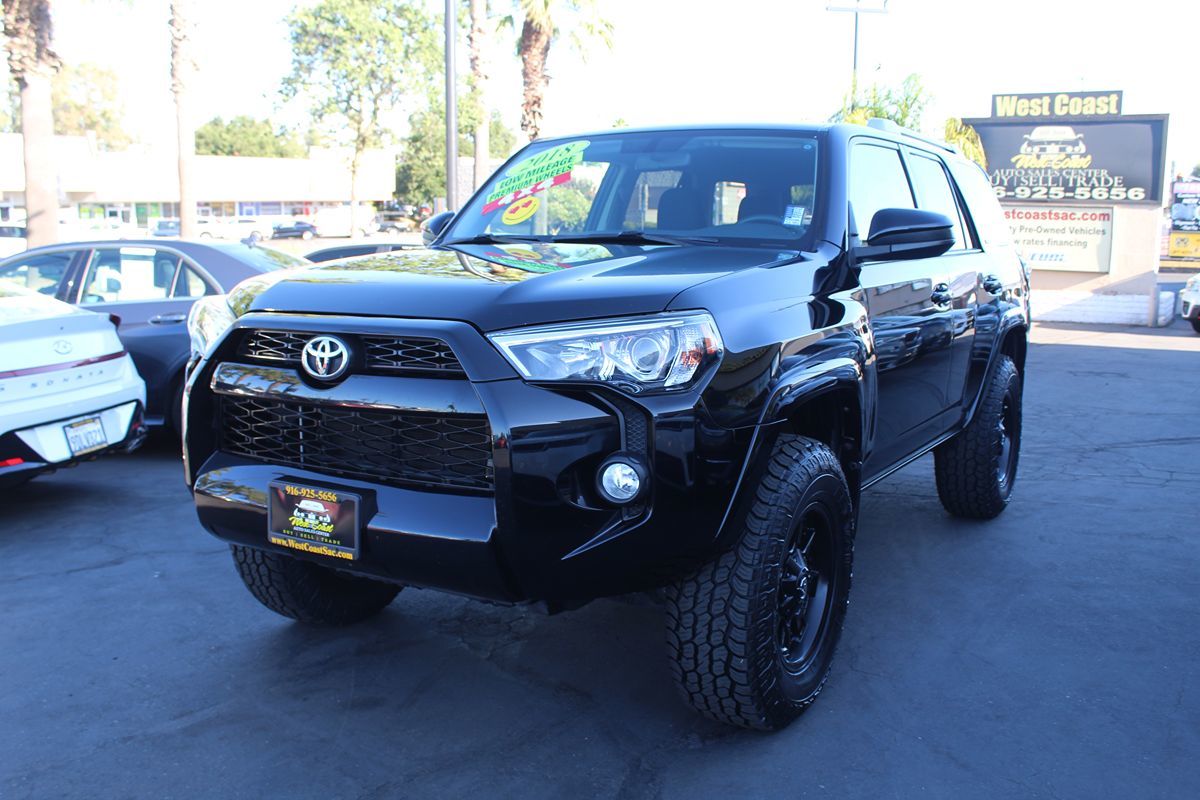 2018 Toyota 4Runner SR5 photo 4