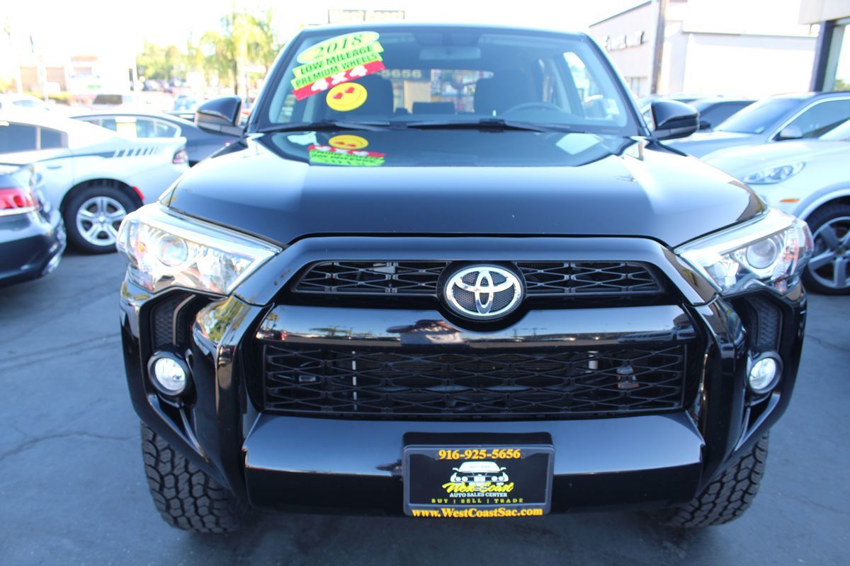 2018 Toyota 4Runner SR5 photo 9