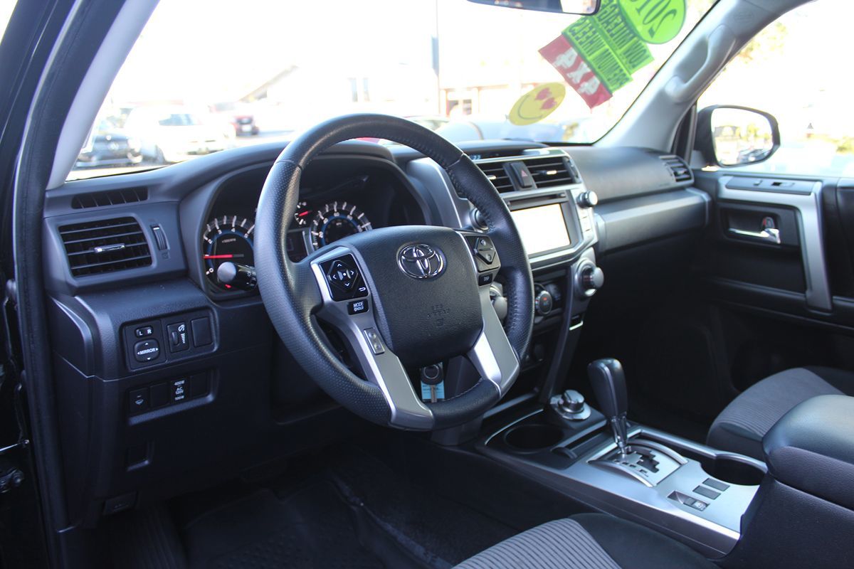 2018 Toyota 4Runner SR5 photo 13