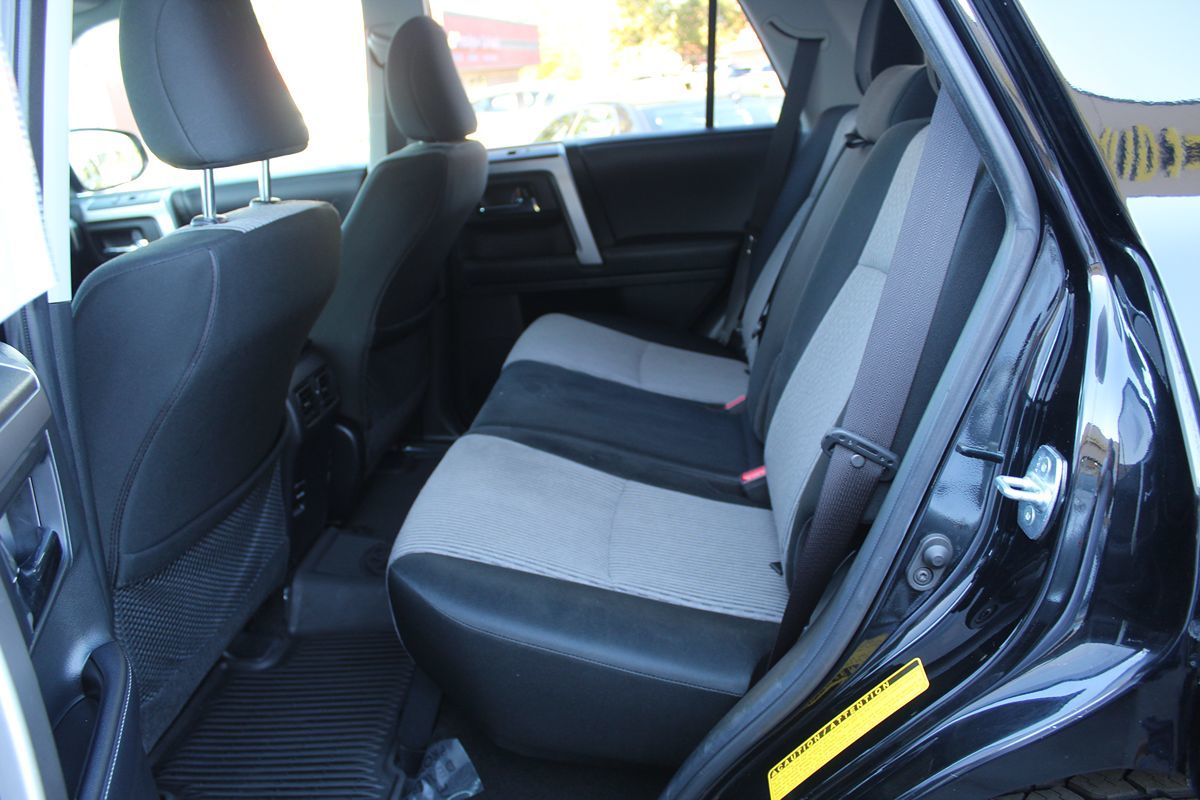 2018 Toyota 4Runner SR5 photo 16