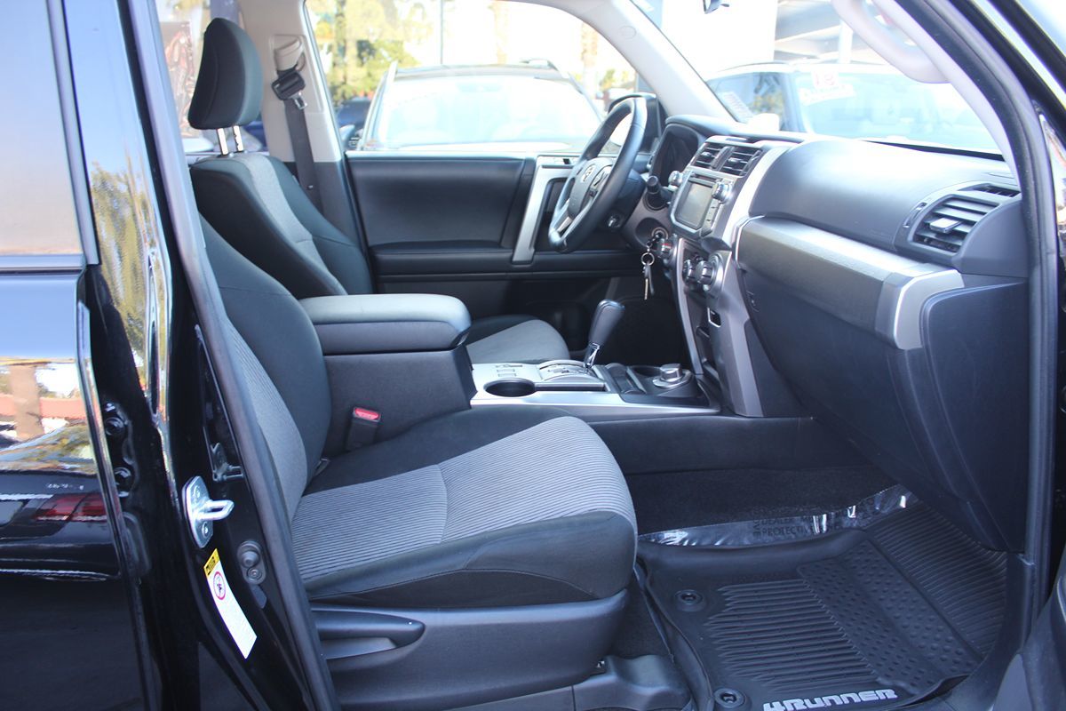 2018 Toyota 4Runner SR5 photo 20