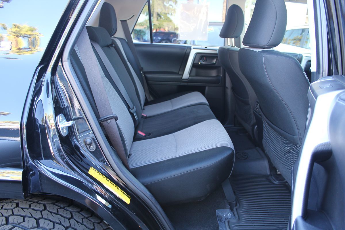 2018 Toyota 4Runner SR5 photo 21