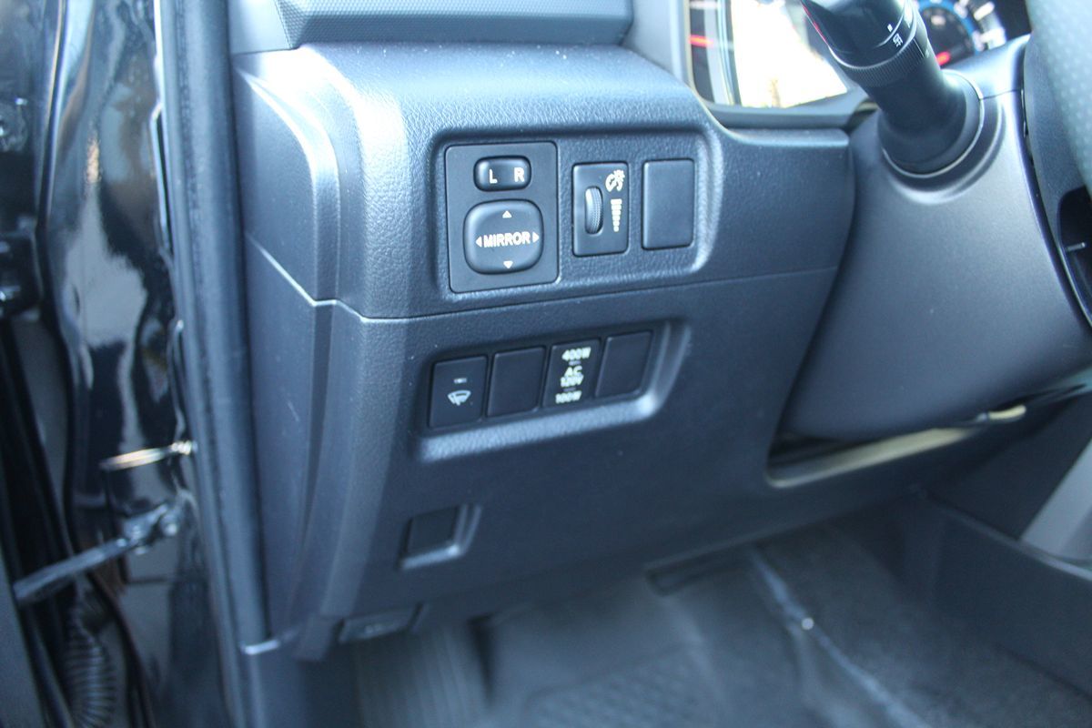 2018 Toyota 4Runner SR5 photo 22