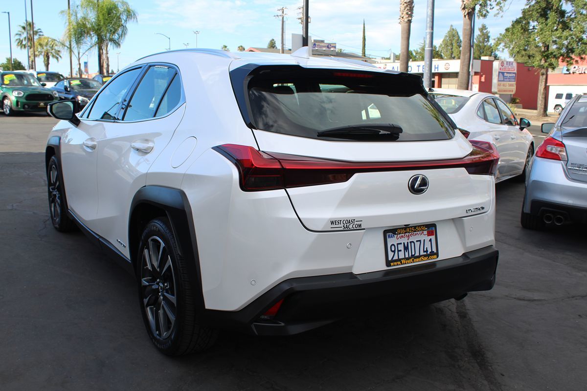 2021 Lexus UX 250h photo 5