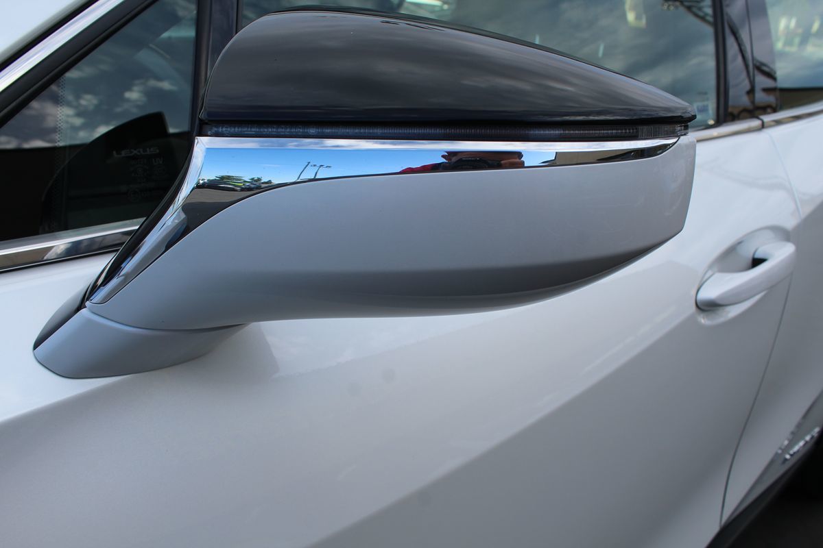 2021 Lexus UX 250h photo 12