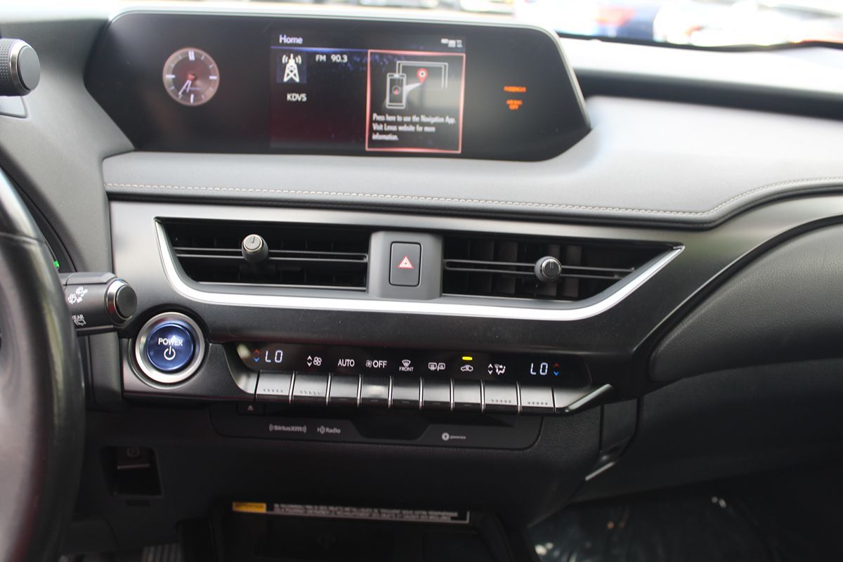 2021 Lexus UX 250h photo 25