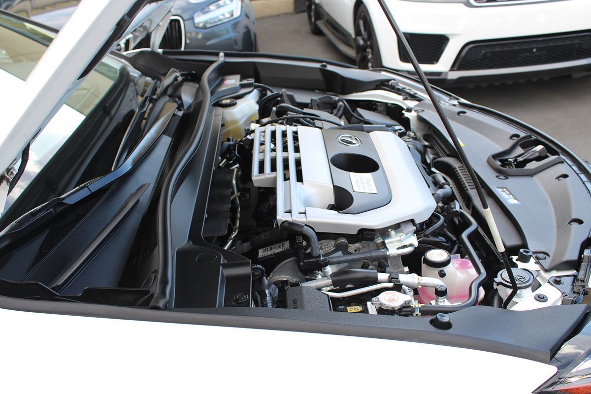 2021 Lexus UX 250h photo 30