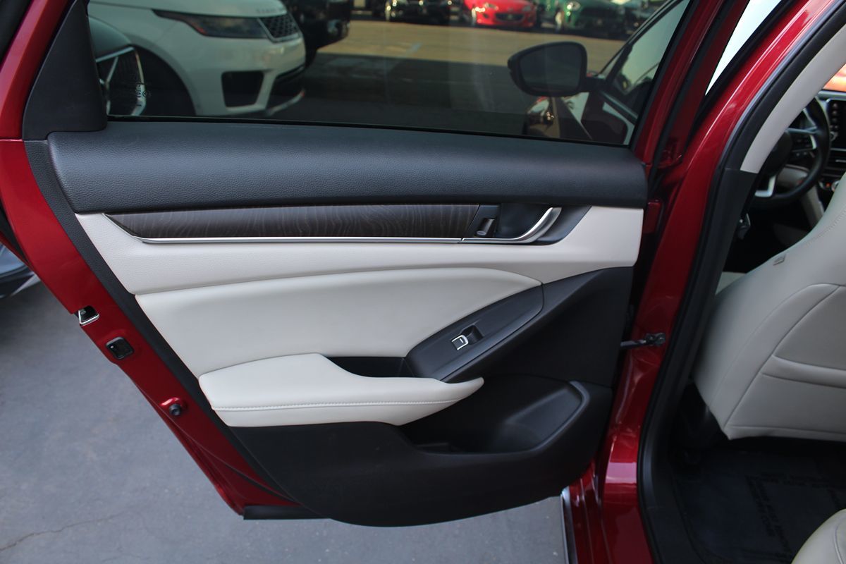 2018 Honda Accord EX-L 1.5T photo 16