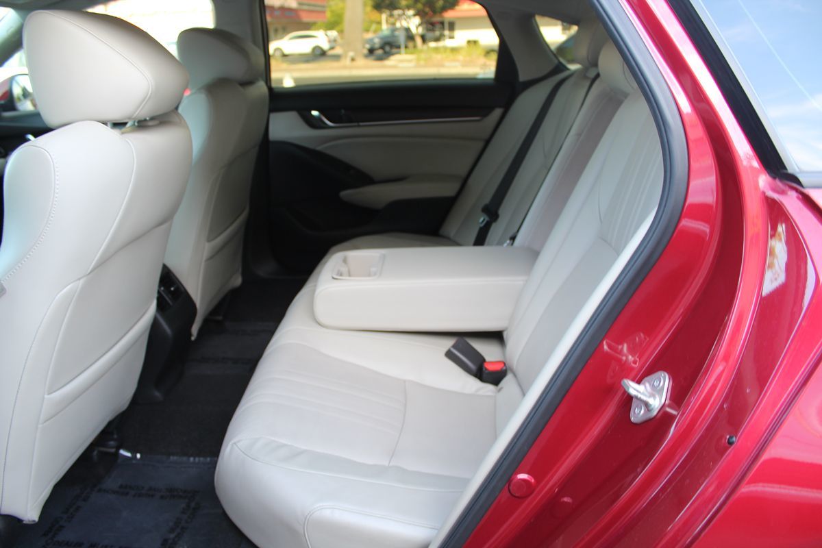 2018 Honda Accord EX-L 1.5T photo 17