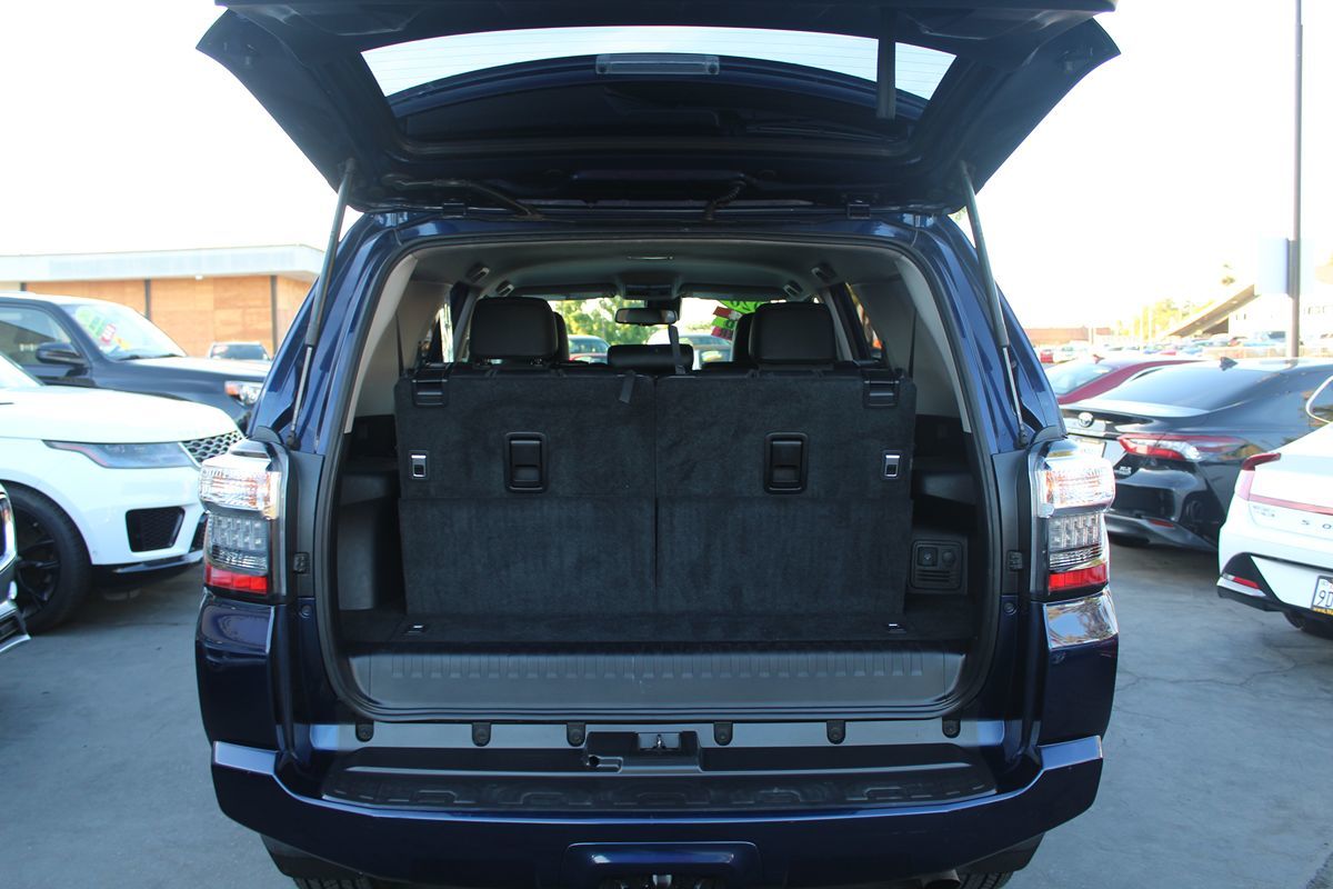 2020 Toyota 4Runner SR5 Premium photo 19
