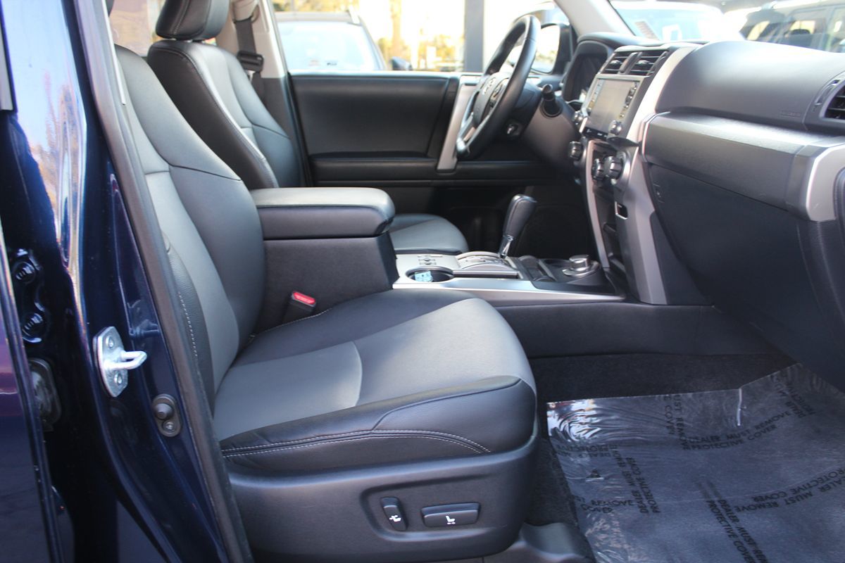 2020 Toyota 4Runner SR5 Premium photo 22