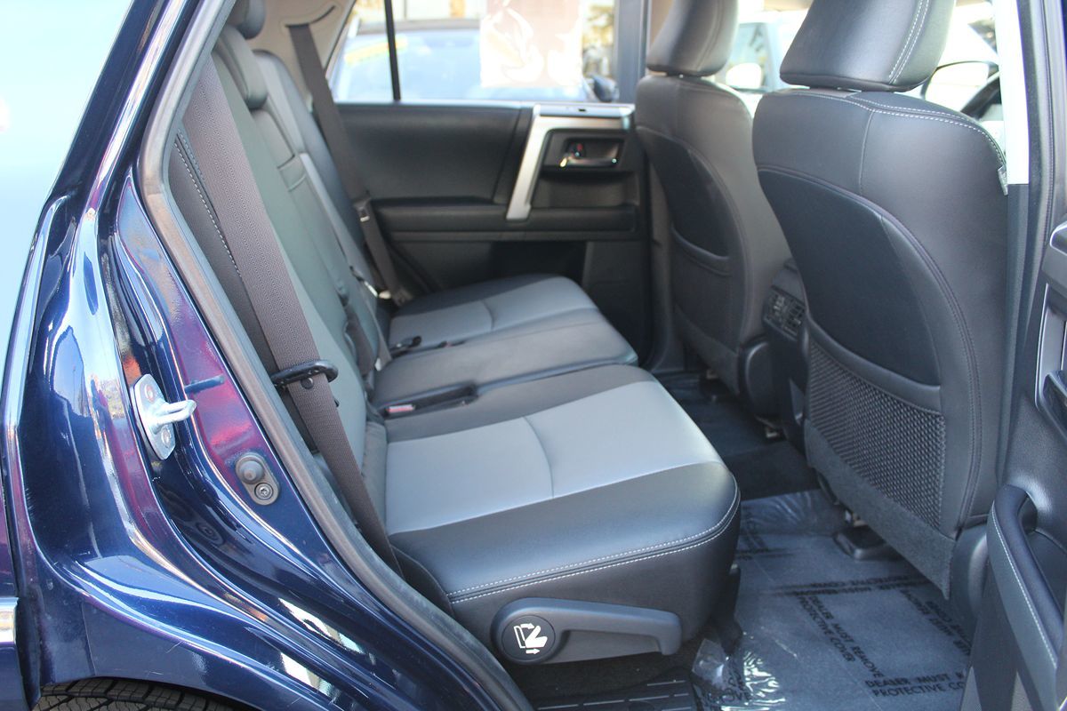 2020 Toyota 4Runner SR5 Premium photo 23