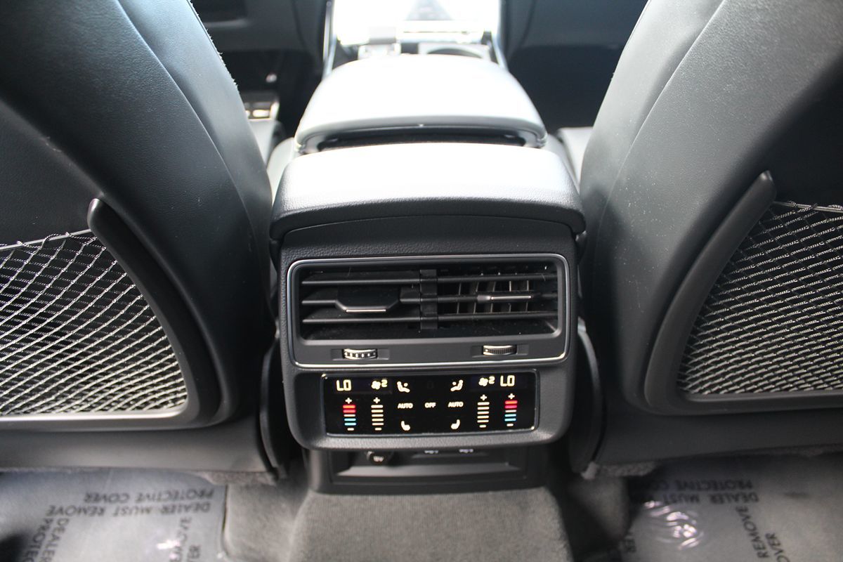 2020 Audi SQ7 Prestige photo 32