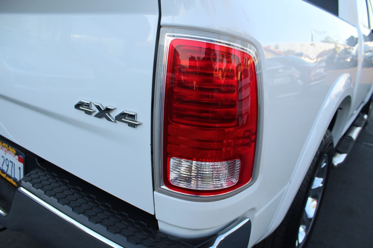 2015 Ram 1500 Laramie photo 18