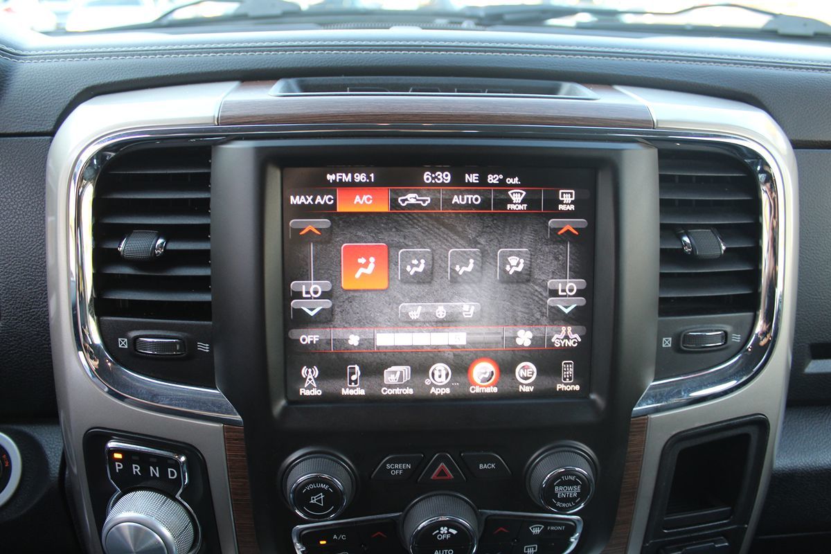 2015 Ram 1500 Laramie photo 32