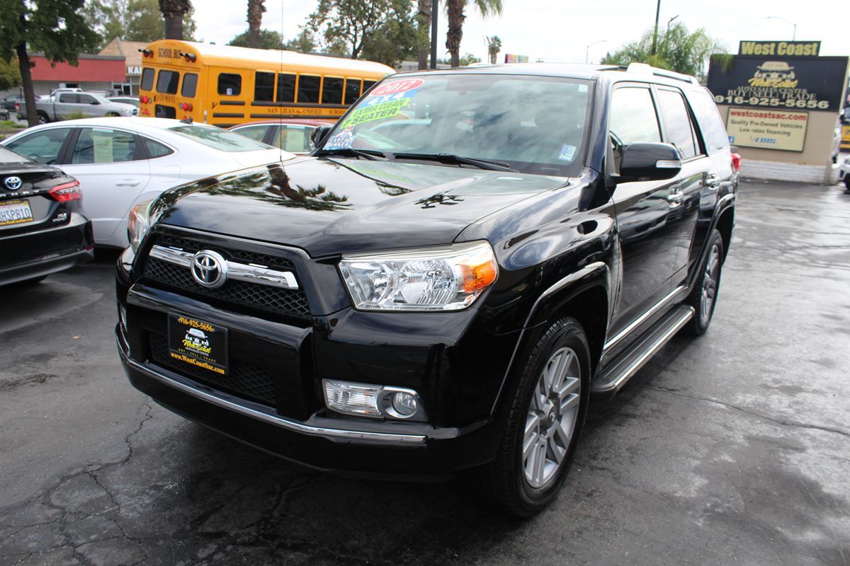 2012 Toyota 4Runner SR5 photo 2