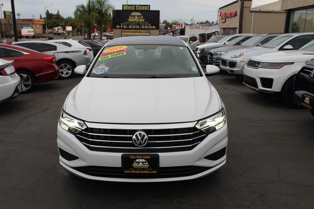 2019 Volkswagen Jetta SE photo 3