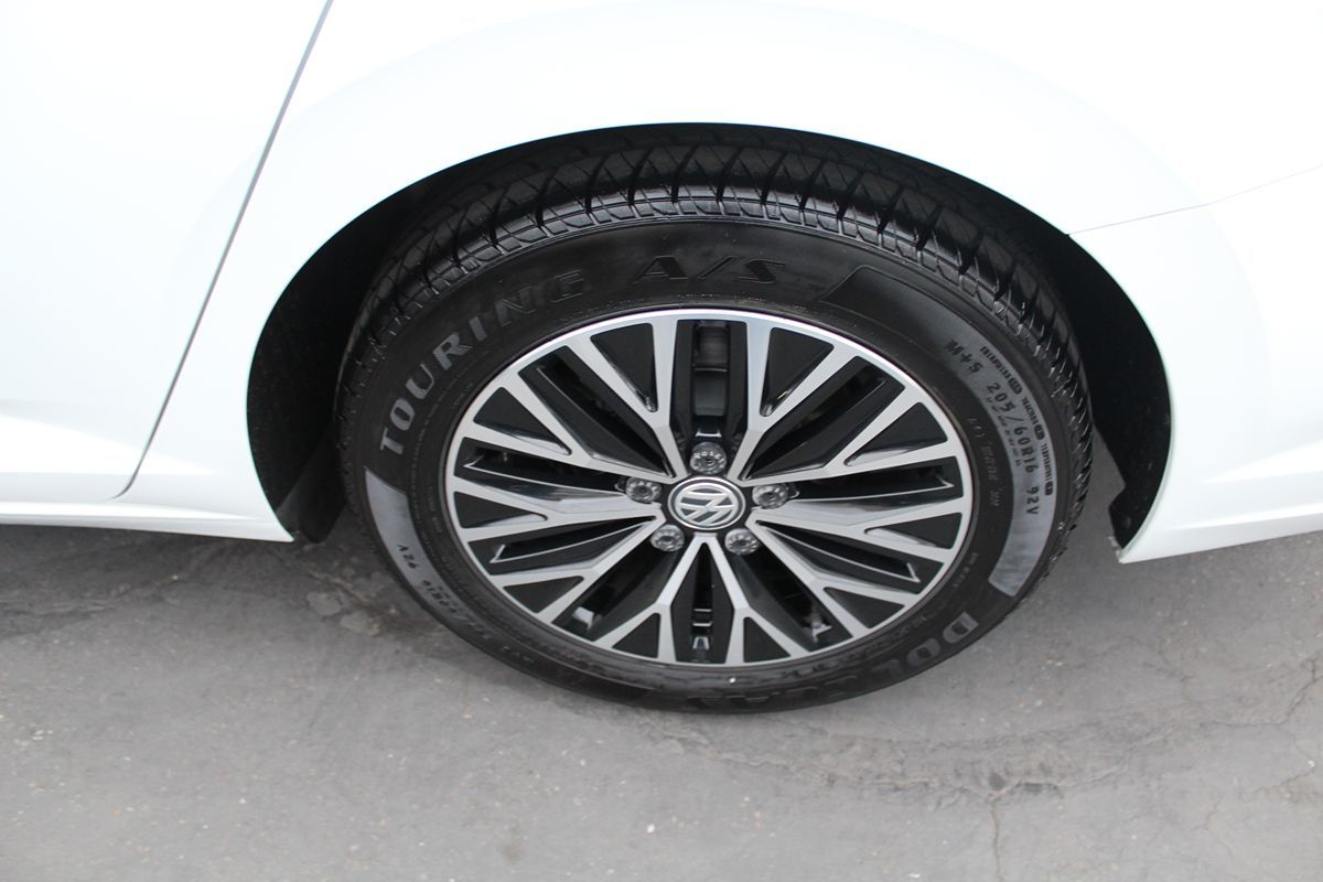 2019 Volkswagen Jetta SE photo 12
