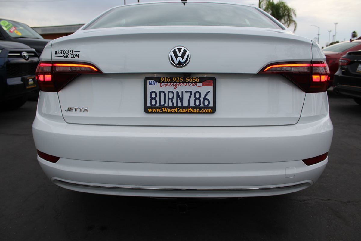 2019 Volkswagen Jetta SE photo 13