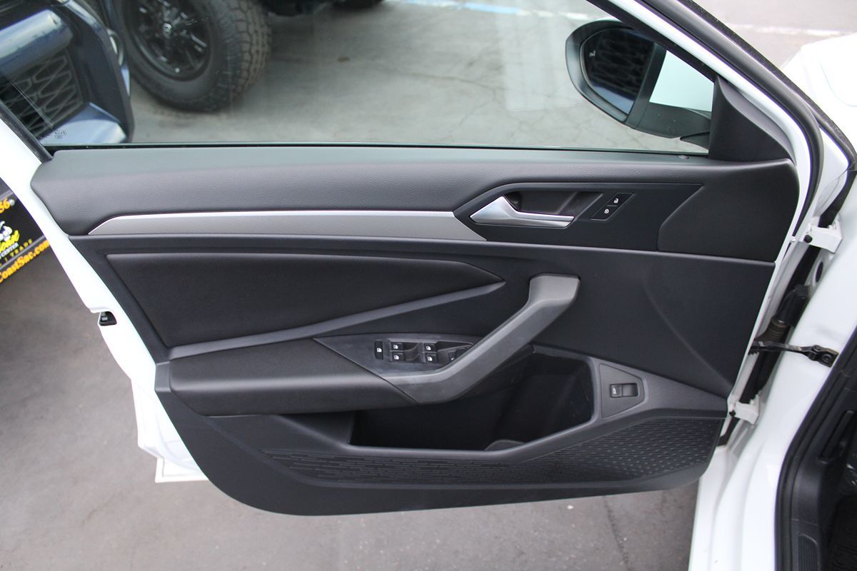 2019 Volkswagen Jetta SE photo 14