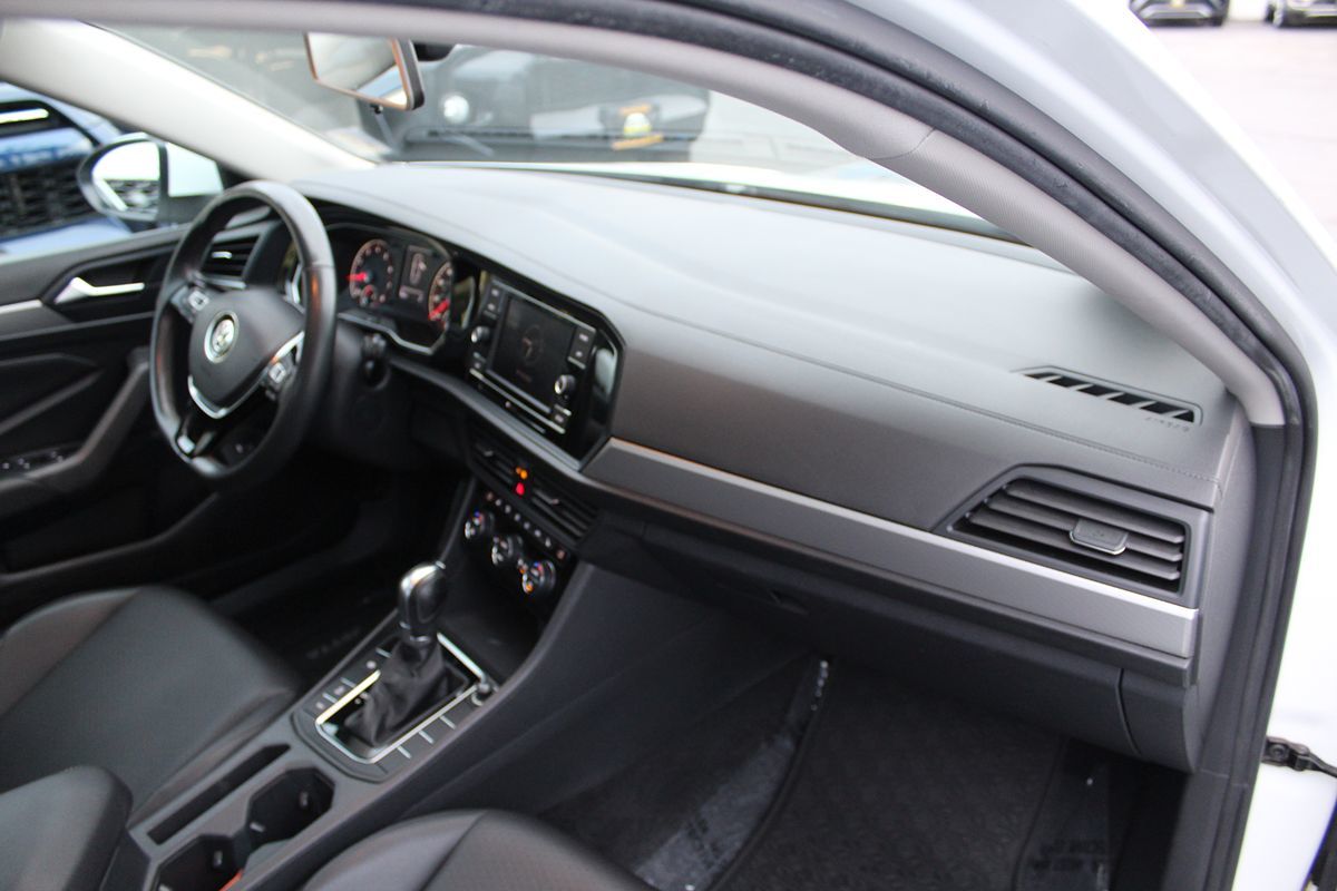 2019 Volkswagen Jetta SE photo 17