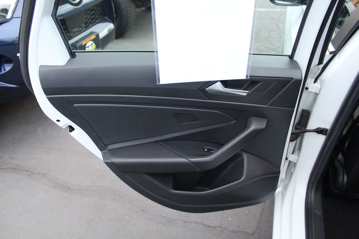 2019 Volkswagen Jetta SE photo 19