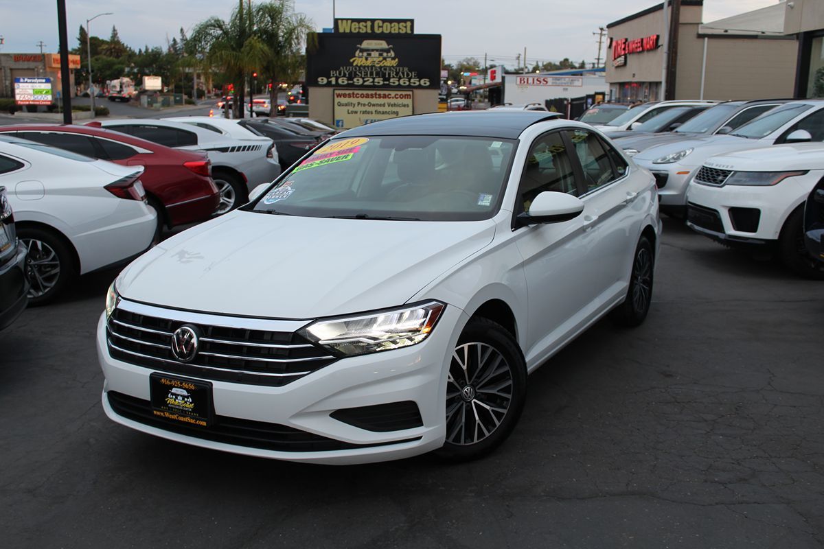 2019 Volkswagen Jetta SE photo 2