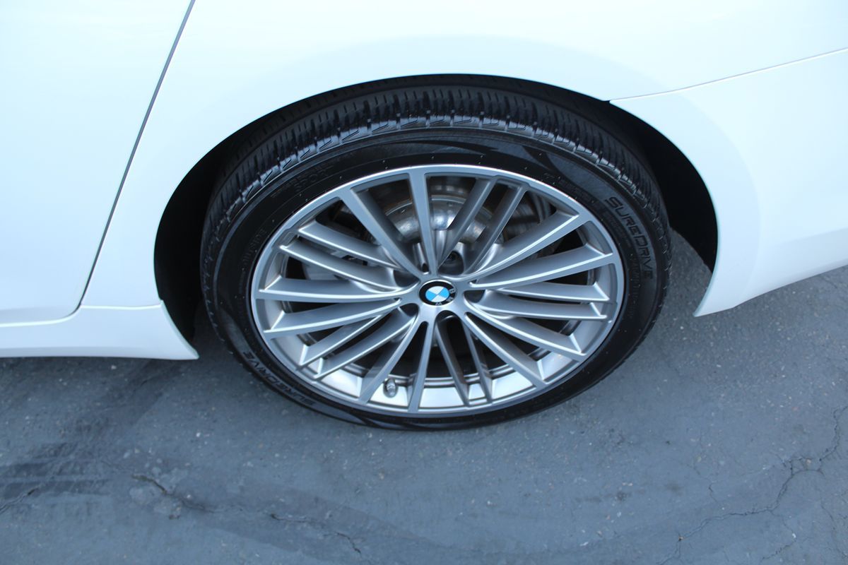 2019 BMW 5 Series 530i - Photo 14