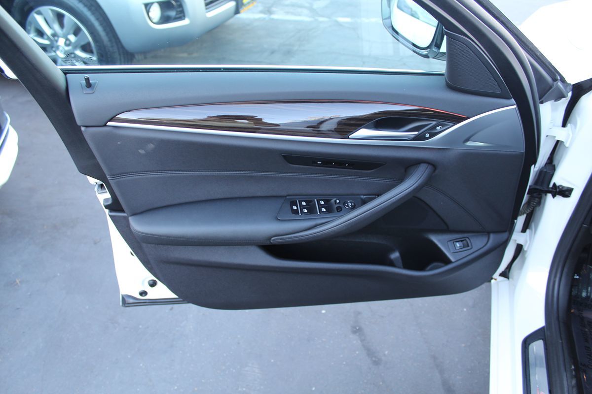 2019 BMW 5 Series 530i - Photo 18